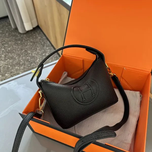 【2026】【Hermès 公式旗艦店】エルメス ハンドバッグ 当日出荷 好評に付き再入荷！18CM  240724
