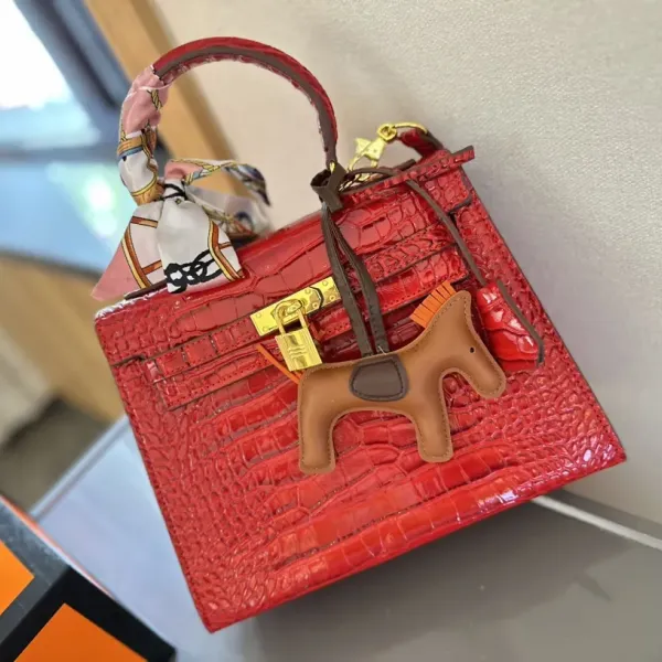 【2026】【Hermès 公式旗艦店】エルメス 斜めがけバッグ 当日出荷 好評に付き再入荷！25CM  240724