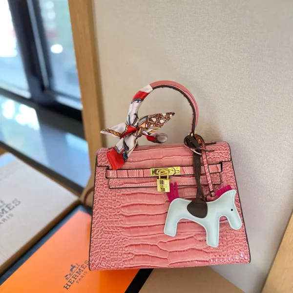 【2026】【Hermès 公式旗艦店】エルメス 斜めがけバッグ 当日出荷 好評に付き再入荷！25CM  240724