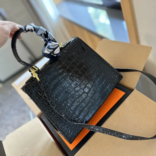 【2026】【Hermès 公式旗艦店】エルメス 斜めがけバッグ 当日出荷 好評に付き再入荷！25CM  240724