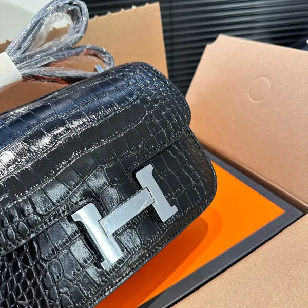 【2026】【Hermès 公式旗艦店】エルメス 斜めがけバッグ 当日出荷 好評に付き再入荷！19*14CM  240724
