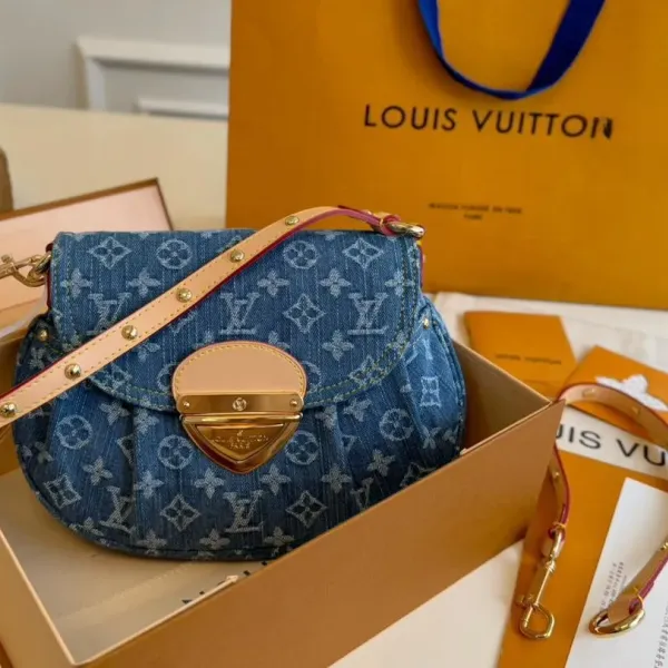 【2026】【LOUIS VUITTON 公式旗艦店】ルイヴィトン 斜めがけバッグ 当日出荷 好評に付き再入荷!24*18CM 1240722 【2026】【LOUIS VUITTON 公式旗艦店】ルイヴィトン 斜めがけバッグ 当日出荷 好評に付き再入荷!24*18CM 1240722