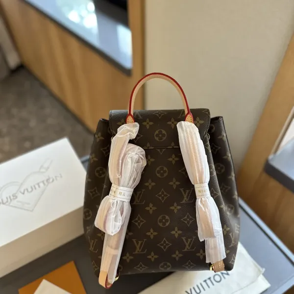 【2026】LV【LOUIS VUITTON 公式旗艦店】ルイヴィトン  リュックサック当日出荷 好評に付き再入荷！25*28CM  1240722