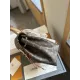 【2026】LV【LOUIS VUITTON 公式旗艦店】ルイヴィトン  リュックサック当日出荷 好評に付き再入荷！25*28CM  1240722