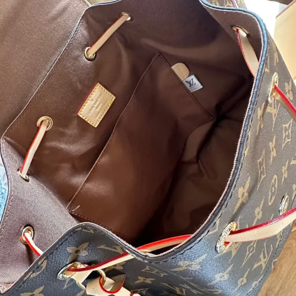 【2026】LV【LOUIS VUITTON 公式旗艦店】ルイヴィトン  リュックサック当日出荷 好評に付き再入荷！25*28CM  1240722