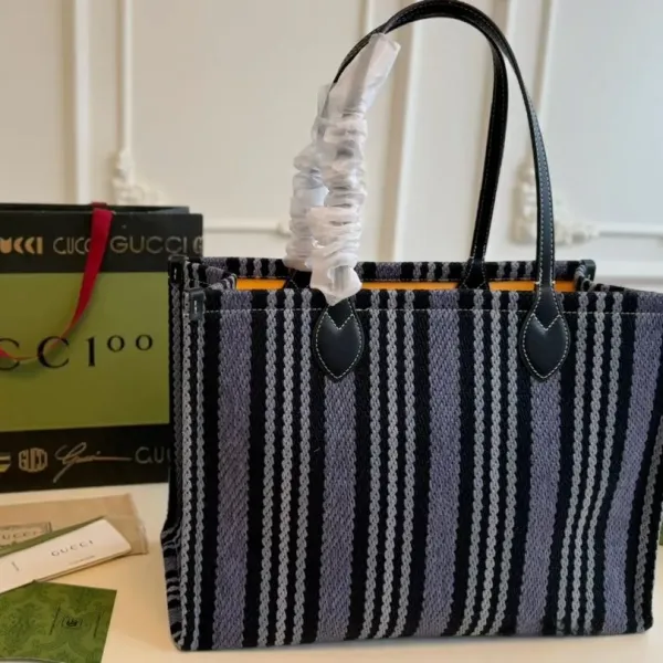 【2026】【GUCCI 公式旗艦店】グッチ ハンドバッグ 当日出荷 好評に付き再入荷！40*28CM  240724