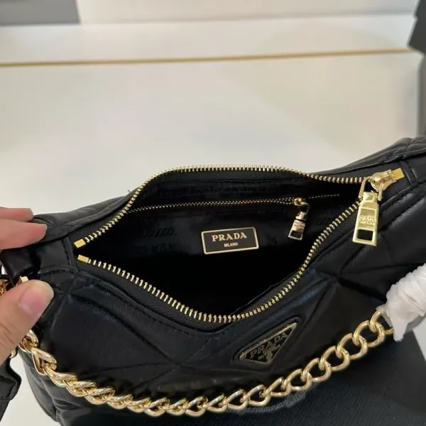 【2026】【PRADA 公式 旗艦店】プラダ 斜めがけバッグ 当日出荷 好評に付き再入荷!26*13CM 240719 【2026】【PRADA 公式 旗艦店】プラダ 斜めがけバッグ 当日出荷 好評に付き再入荷!26*13CM 240719