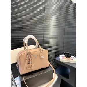 【2026】【PRADA  公式 旗艦店】プラダ   ハンドバッグ当日出荷 好評に付き再入荷！31*21CM  240719
