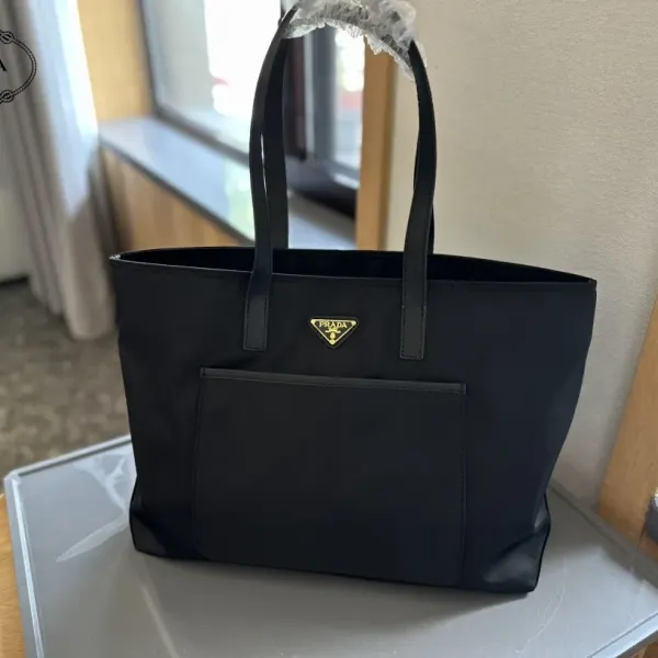 【2026】【PRADA  公式 旗艦店】プラダ   ハンドバッグ当日出荷 好評に付き再入荷！37*32CM  240719