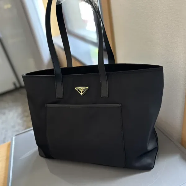 【2026】【PRADA  公式 旗艦店】プラダ   ハンドバッグ当日出荷 好評に付き再入荷！37*32CM  240719