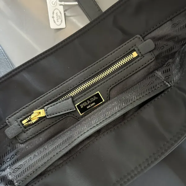 【2026】【PRADA  公式 旗艦店】プラダ   ハンドバッグ当日出荷 好評に付き再入荷！37*32CM  240719