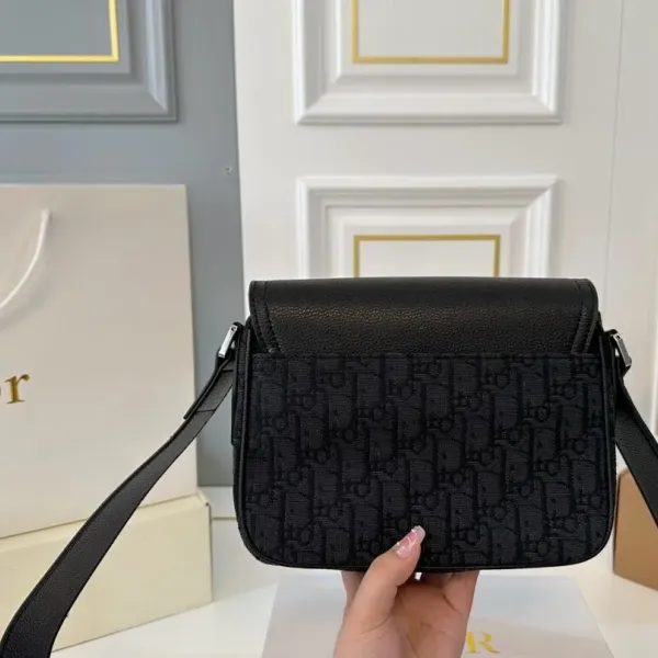 【2026】【DIOR公式旗艦店】ディオール  斜めがけバッグ 当日出荷 好評に付き再入荷！23*18CM 240720