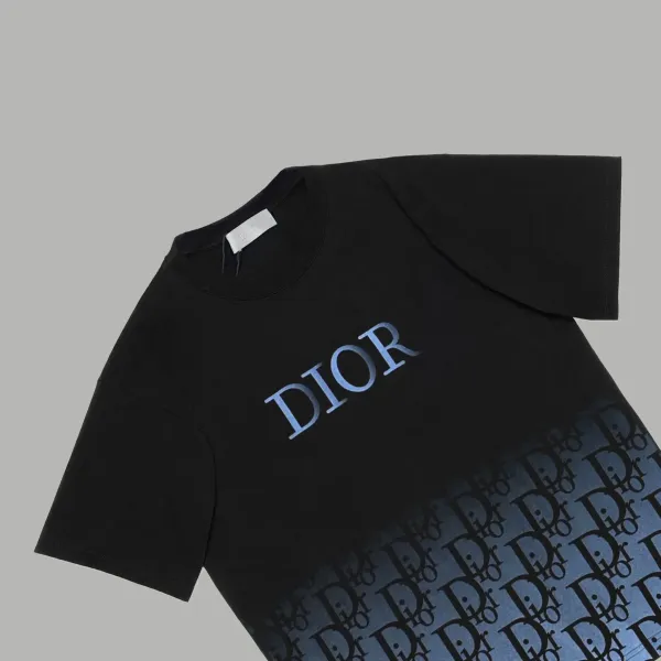 【2026】【DIOR 公式旗艦店】ディオール   Tシャツ ご好評に付き再入荷 240718