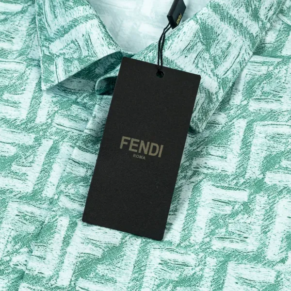 【2026】【FENDI 公式旗艦店】フェンディ  シャツ  ご好評に付き再入荷 240716