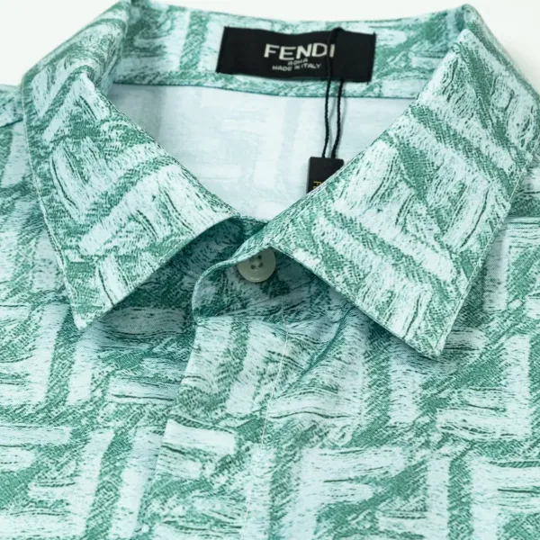 【2026】【FENDI 公式旗艦店】フェンディ  シャツ  ご好評に付き再入荷 240716