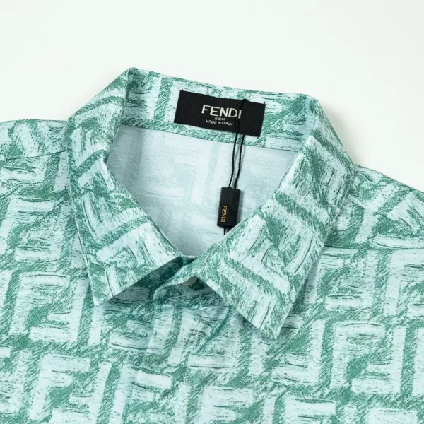 【2026】【FENDI 公式旗艦店】フェンディ  シャツ  ご好評に付き再入荷 240716