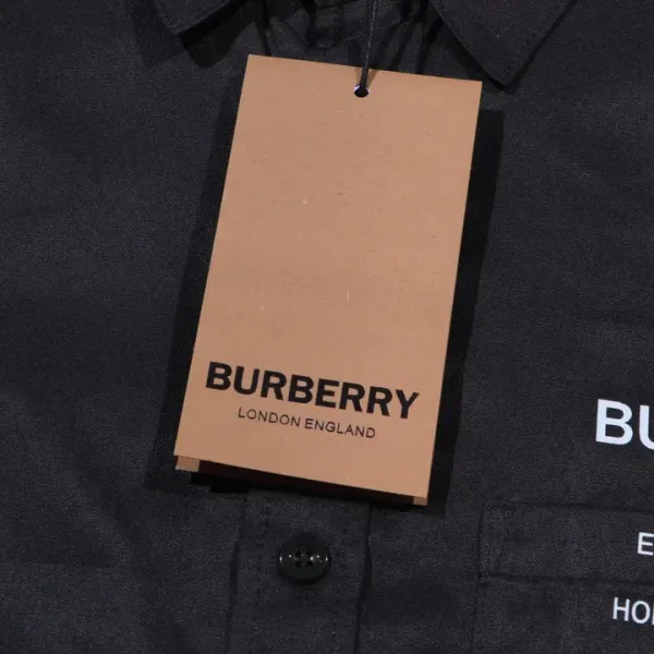 【2026】【BURBERRY 公式旗艦店】バーバリー  シャツ  ご好評に付き再入荷 240716