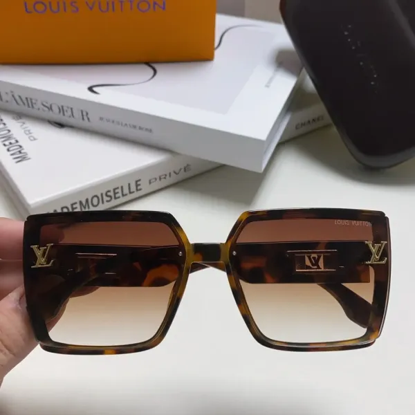 【2026】LV LOUIS VUITTON(ルイヴィトン) サングラス 24706