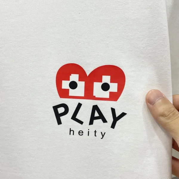【2026】【COMME DES GARCONS PLAY 公式旗艦店】 コム デ ギャルソン プレイ   Tシャツご好評に付き再入荷 24628