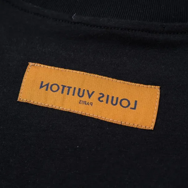 【2026】LV 【LOUIS VUITTON  公式旗艦店】ルイヴィトン    Tシャツご好評に付き再入荷！