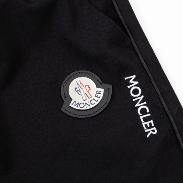【2026】【MONCLER 公式旗艦店】モンクレール   ショートパンツ  ご好評に付き再入荷！