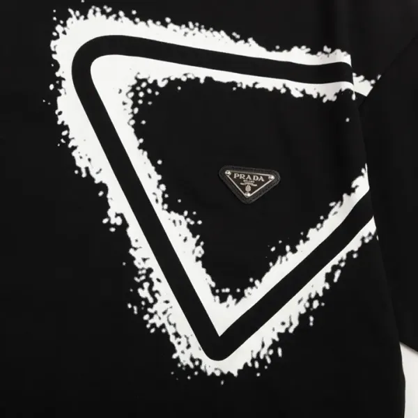 【2026】【PRADA  公式旗艦店】プラダ  Tシャツ ご好評に付き再入荷！