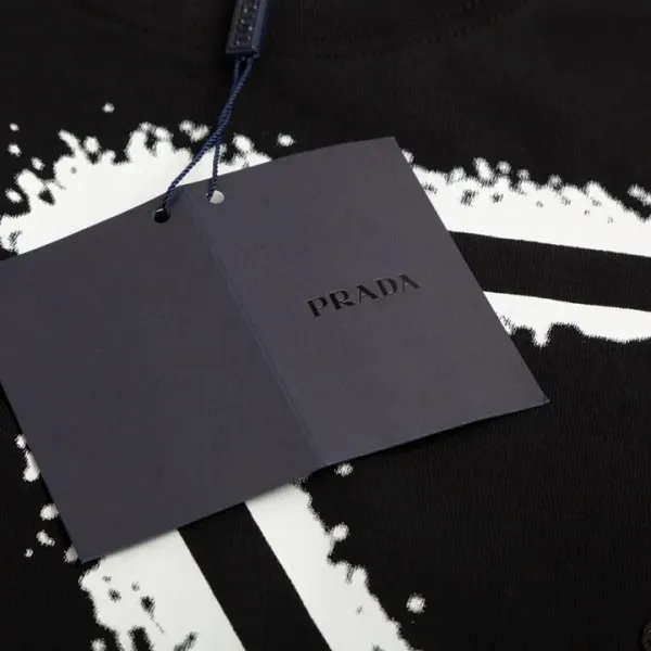 【2026】【PRADA  公式旗艦店】プラダ  Tシャツ ご好評に付き再入荷！