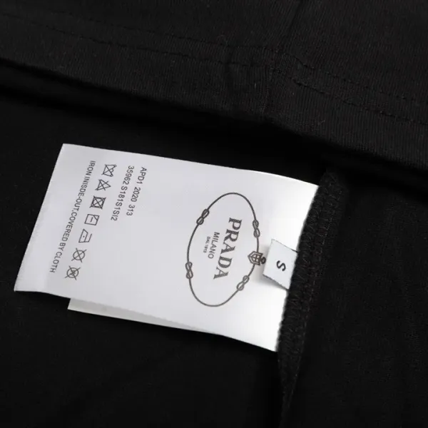 【2026】【PRADA  公式旗艦店】プラダ  Tシャツ ご好評に付き再入荷！