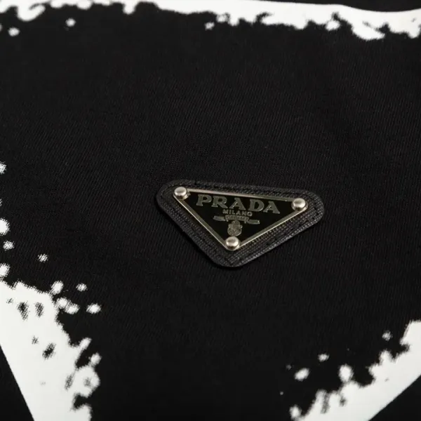 【2026】【PRADA  公式旗艦店】プラダ  Tシャツ ご好評に付き再入荷！