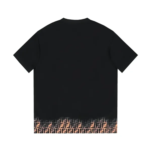 【2026】【FENDI 公式旗艦店】フェンディ   Tシャツ ご好評に付き再入荷！