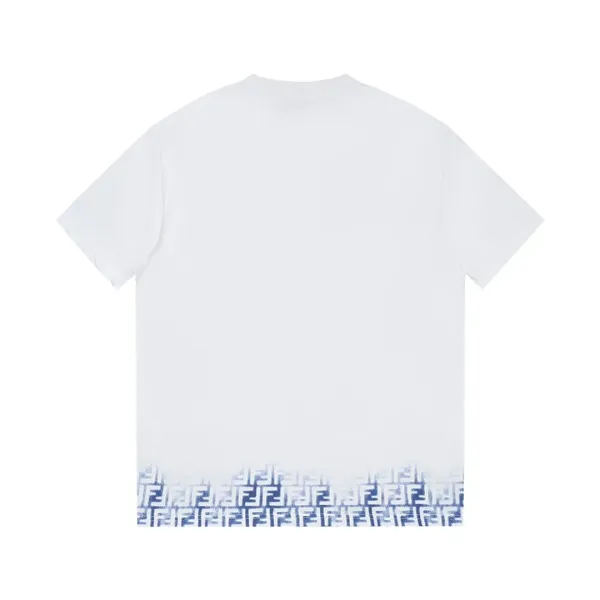 【2026】【FENDI 公式旗艦店】フェンディ   Tシャツ ご好評に付き再入荷！