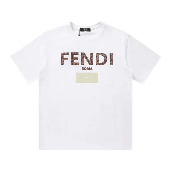 【2026】【FENDI 公式旗艦店】フェンディ   Tシャツ ご好評に付き再入荷！