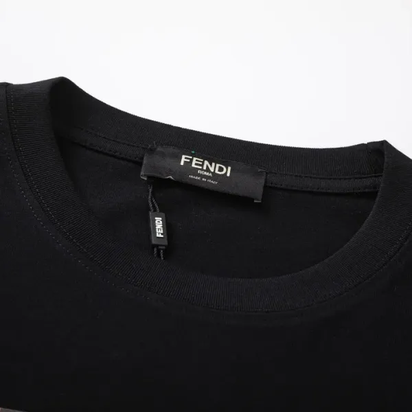 【2026】【FENDI 公式旗艦店】フェンディ   Tシャツ ご好評に付き再入荷！