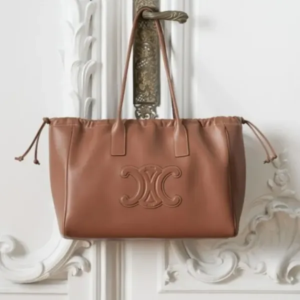 【2026】【CELINE】セリーヌ カバ ドローストリング キュイル トリオンフ