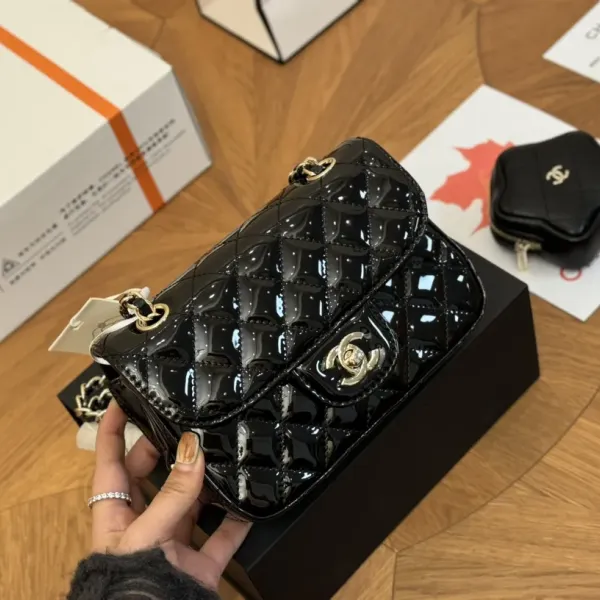 【2026】Cruise CHANEL シャネルミニフラップバッグ＆スターコインケース付 12.5 × 19 × 5 cm