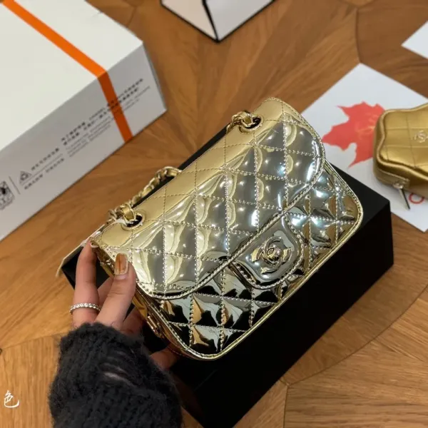 【2026】Cruise CHANEL シャネルミニフラップバッグ＆スターコインケース付 12.5 × 19 × 5 cm