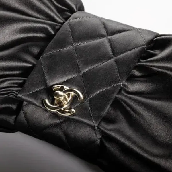 【2026】☆リボン☆ CHANEL サテンクラッチバッグ