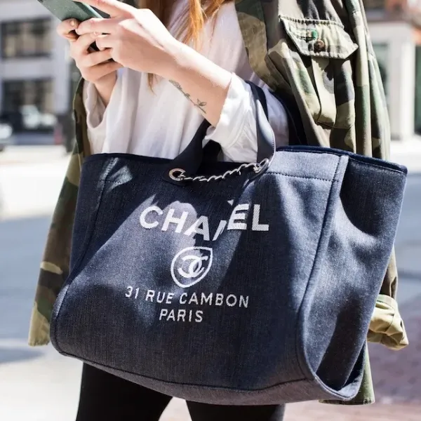 【2026】Chanel Deauville Large Tote チェーン付 デニム トートバッグ