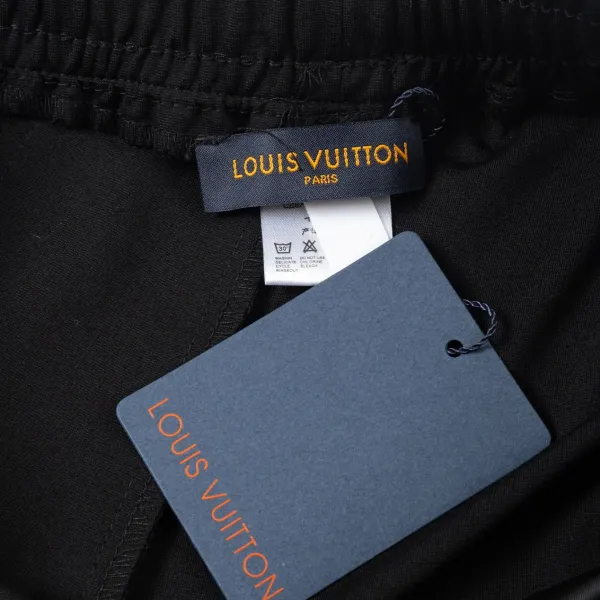 【2026】LV【LOUIS VUITTON 公式旗艦店】ルイヴィトン ショートパンツご好評に付き再入荷! 【2026】LV【LOUIS VUITTON 公式旗艦店】ルイヴィトン ショートパンツご好評に付き再入荷!