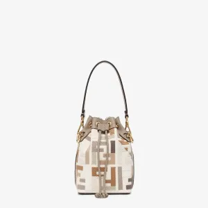 【2026】【FENDI   公式旗艦店】フェンディ ハンドバッグモン トレゾール