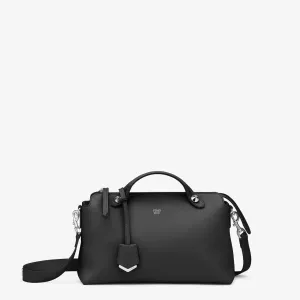 【2026】【FENDI  公式旗艦店】フェンディ 斜めがけバッグブラックレザー ボストンバッグ