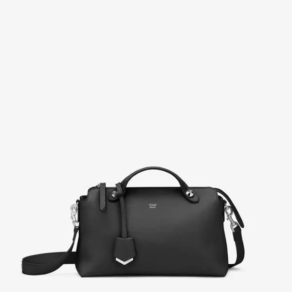 【2026】【FENDI  公式旗艦店】フェンディ 斜めがけバッグブラックレザー ボストンバッグ