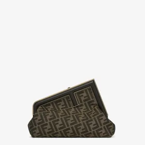 【2026】【FENDI  公式旗艦店】フェンディ 斜めがけバッグフェンディ ファースト ミディ
