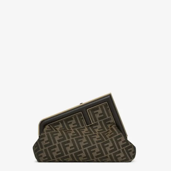 【2026】【FENDI  公式旗艦店】フェンディ 斜めがけバッグフェンディ ファースト ミディ