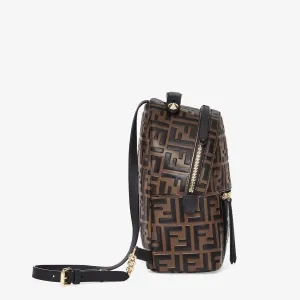 【2026】【FENDI   公式旗艦店】フェンディリュックサックバックパック スモール ブラウンレザー FF バックパック 25*21*10cm