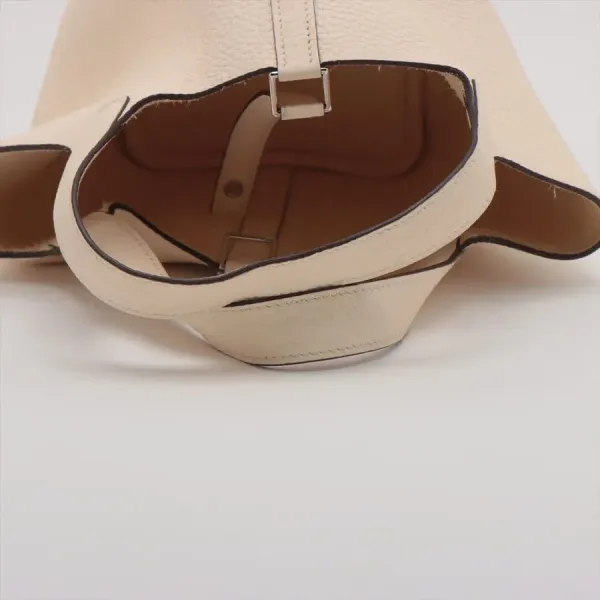 【2026】【HERMES   公式旗艦店】ハンドバッグエルメス ピコタンロックPM トリヨンクレマンス ナタ シルバー金具