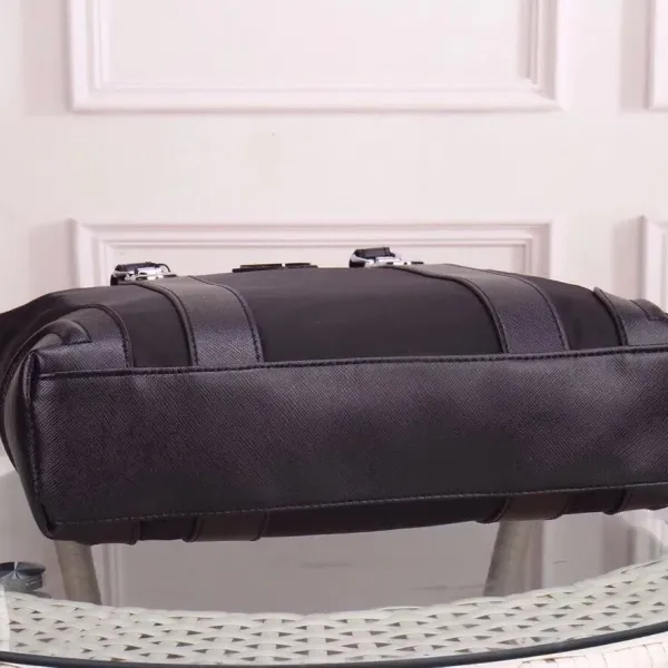 【2026】【PRADA 公式旗艦店】プラダ  ブリーフケース  当日出荷 好評に付き再入荷！34*33*8CM
