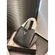 【2026】【PRADA 公式旗艦店】プラダ  ハンドバッグ 当日出荷 好評に付き再入荷！17*15CM