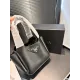【2026】【PRADA 公式旗艦店】プラダ  ハンドバッグ 当日出荷 好評に付き再入荷！17*15CM