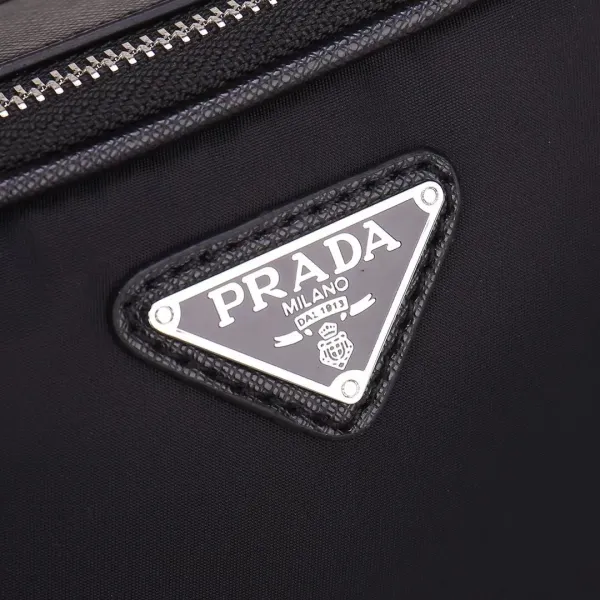 【2026】【PRADA 公式旗艦店】プラダ  斜めがけバッグ 当日出荷 好評に付き再入荷！22*16*8CM